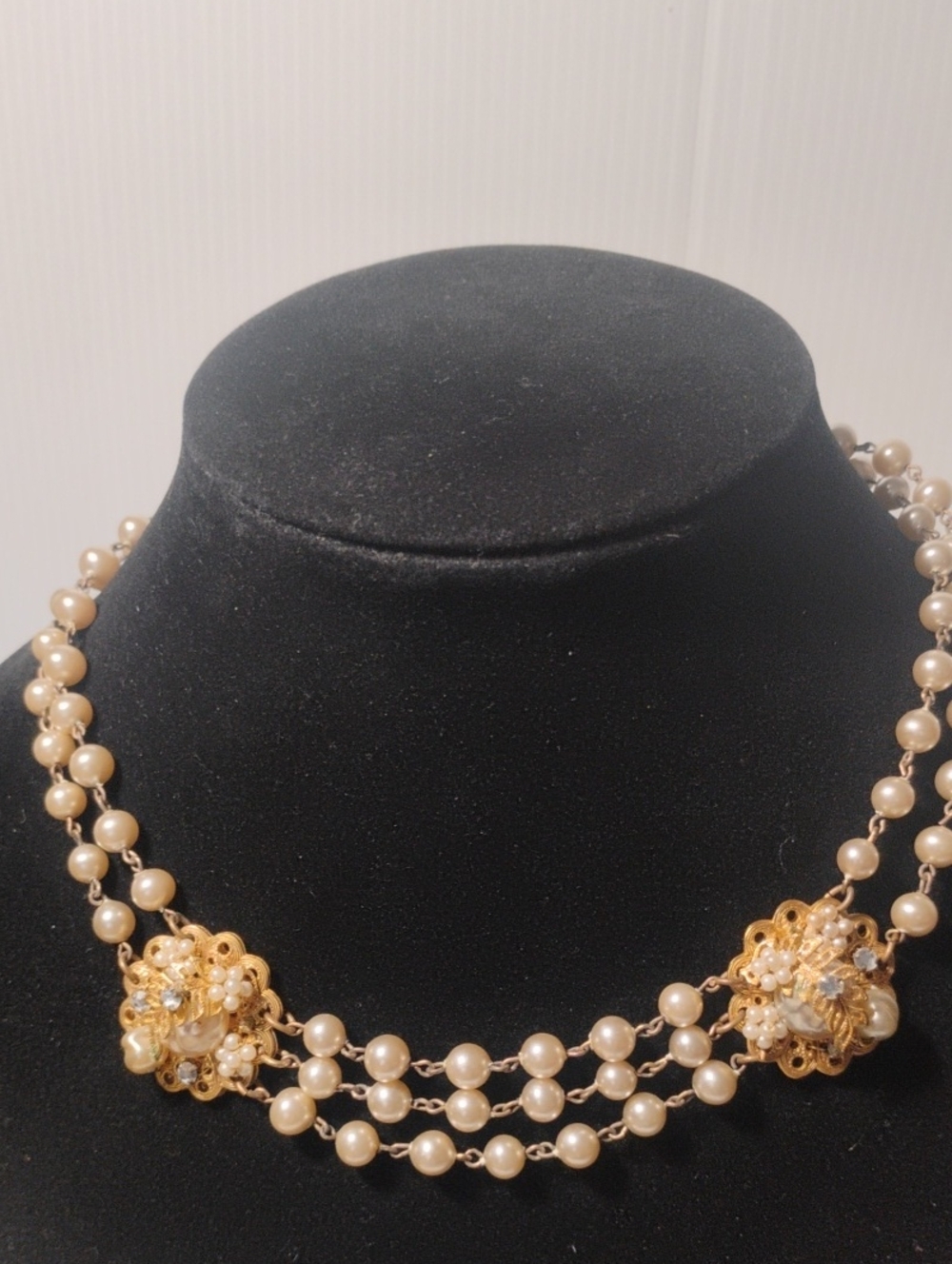 Vintage 1950's/60's Metal Knotted Faux Pearl Necklace